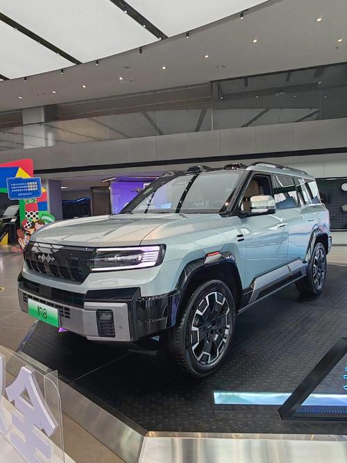 成都47比亚迪方程豹硬派越野的爆款，英菲尼迪35周年与你共成长